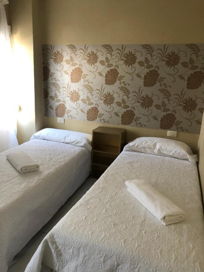 Pension Mar De Rosa บียานูเอบา เด อาโรซา ภายนอก รูปภาพ